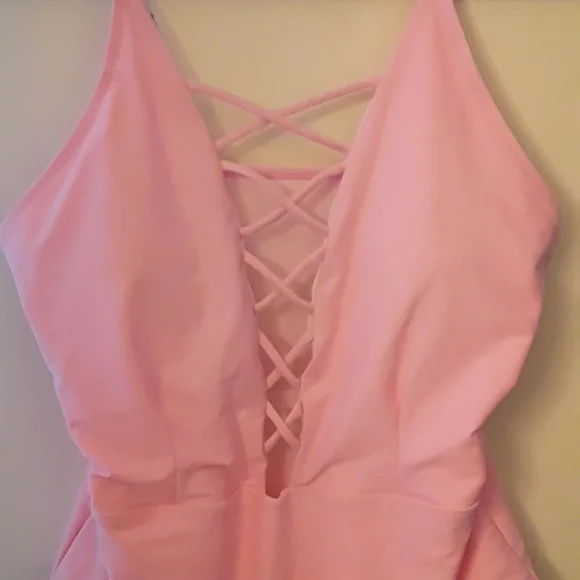 NWOT One PC - Picture 2 of 4